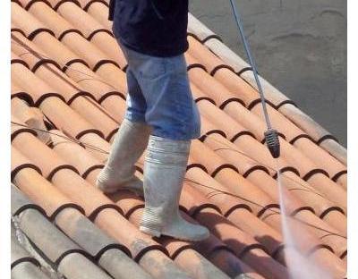 Tips para que tus tejas de barro luzcan siempre impecables